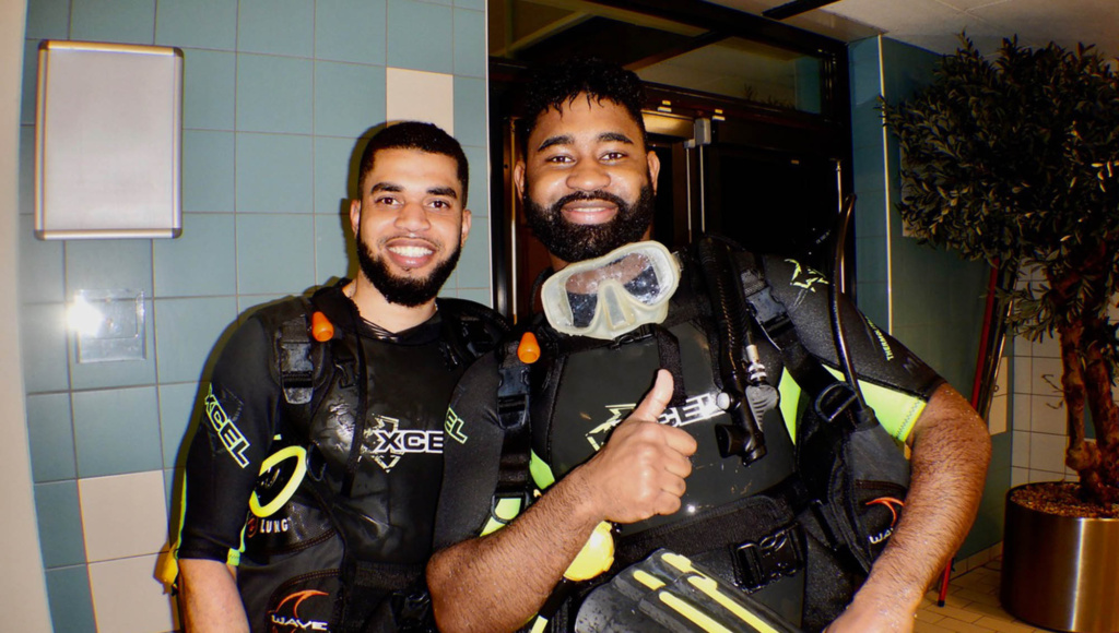 Volg de Open Water Duikcursus bij Het Duikhuis en behaal je duikbrevet. Ideaal voor beginners die willen leren duiken.