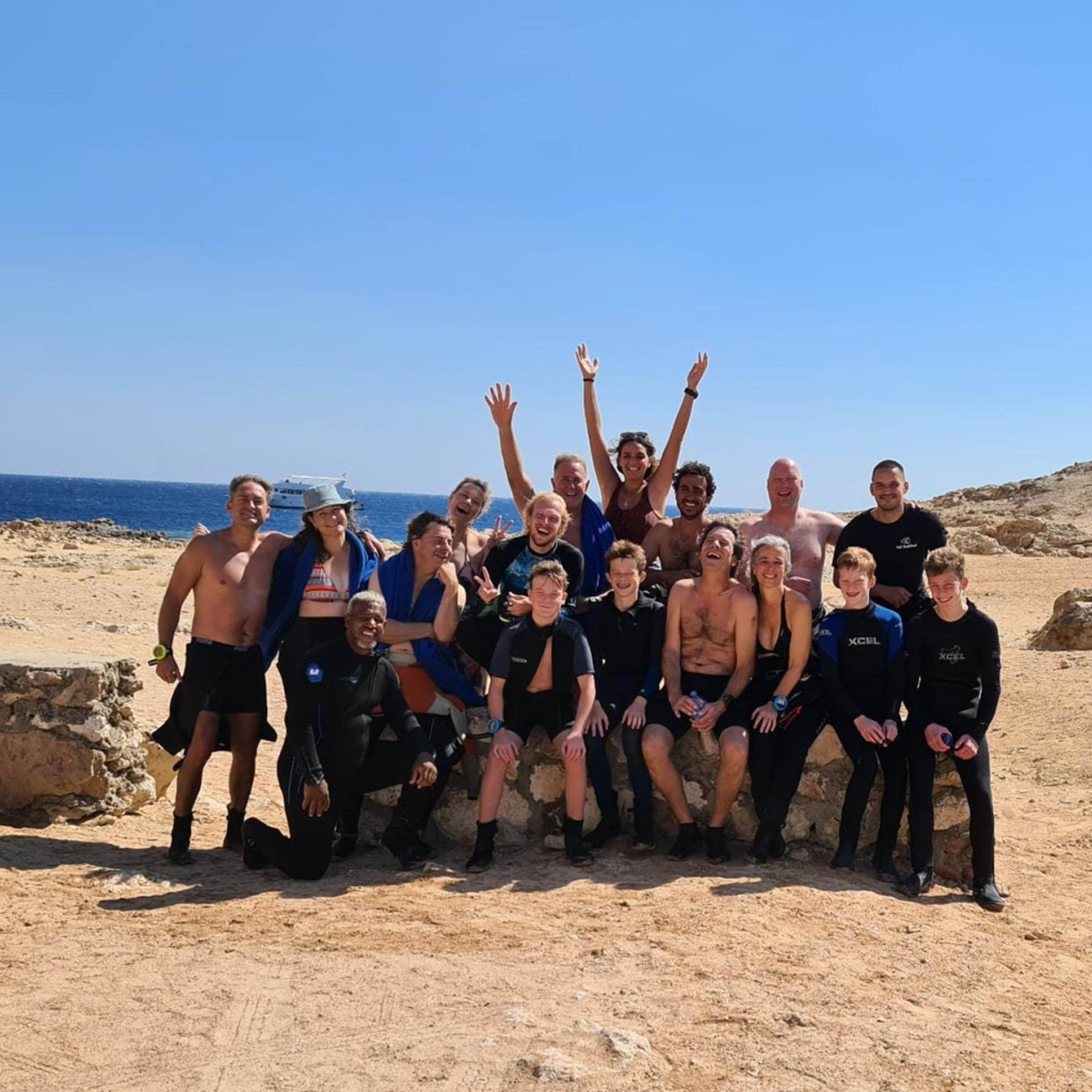 Ga mee op Expeditie Dahab en ontdek de iconische duiklocaties van Egypte. Duik in de Rode Zee met Het Duikhuis en ervaar spectaculaire riffen en exotisch zeeleven.