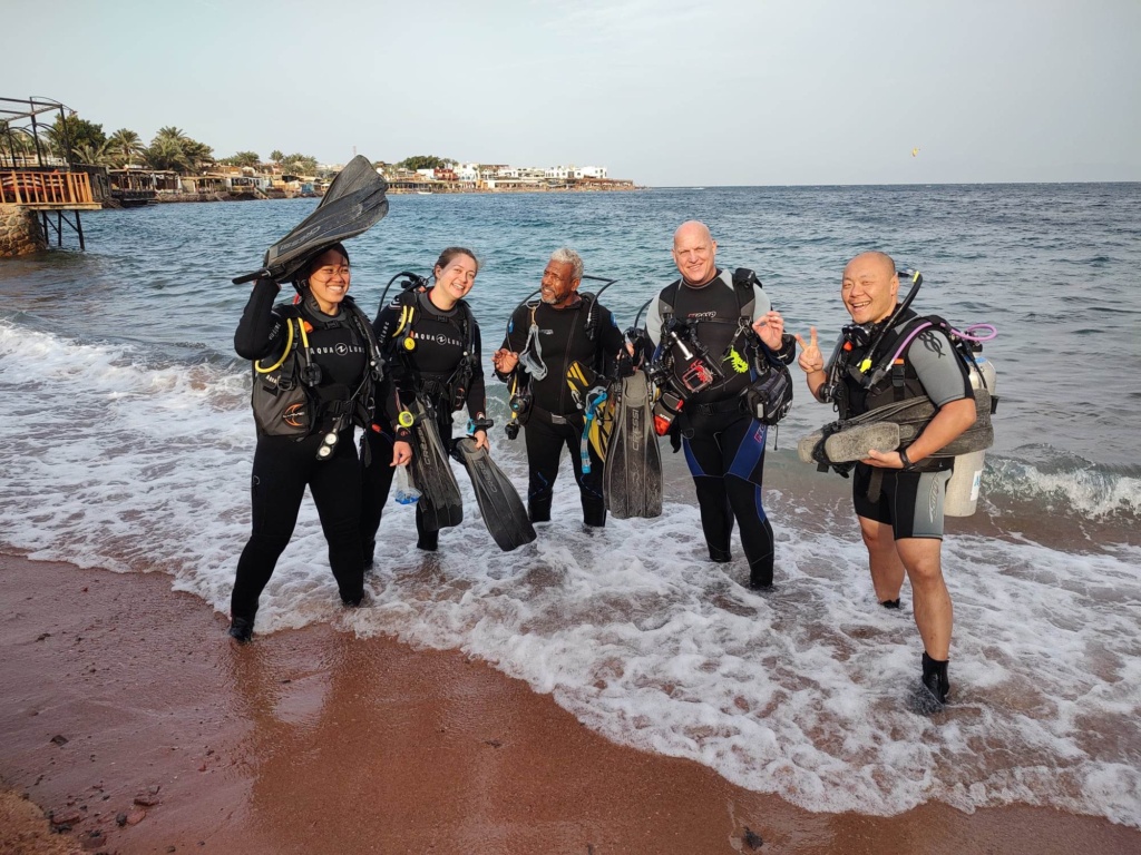 Dahab is de ultieme duikbestemming in Egypte. Ga op avontuur met Het Duikhuis en verken de kristalheldere wateren en kleurrijke riffen van de Rode Zee.